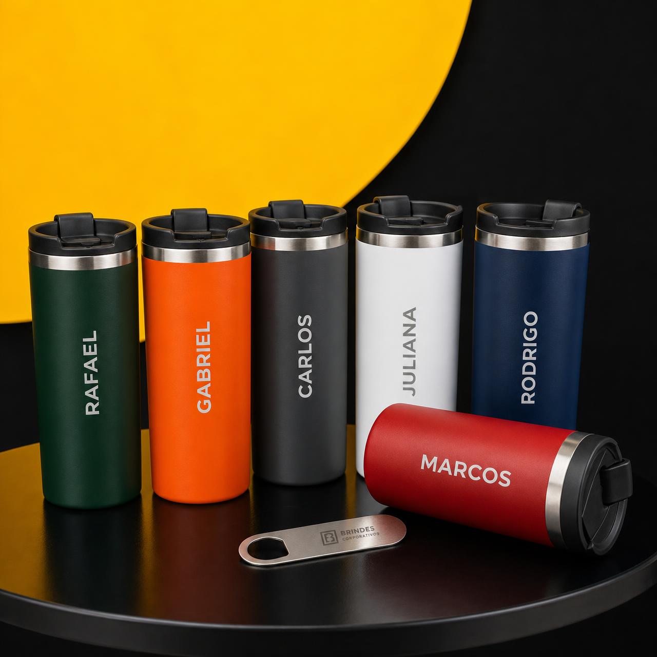Copos térmicos inox personalizados com nomes gravados — brindes corporativos FP laser